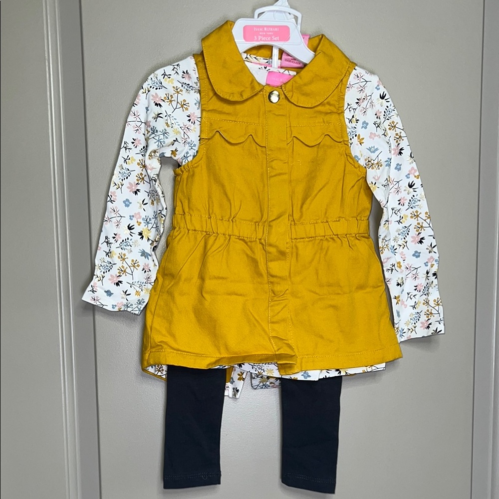 Isaac Mizrahi Yellow and White Matching Set with Vibrant Vest